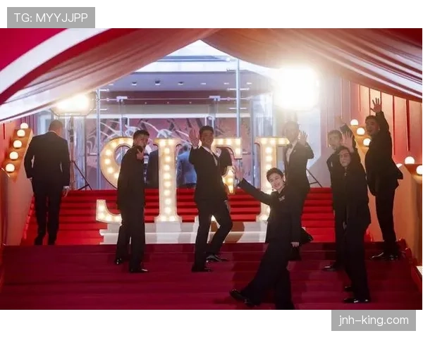 董志豪昨晚穿的居然像要去豪宅party，球场上的他感觉完全两个人…