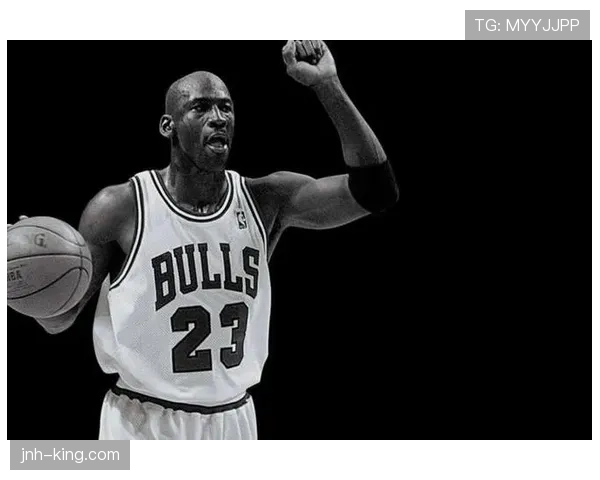 拉塞尔篮下统治力显著 高效防守拉开内线差距