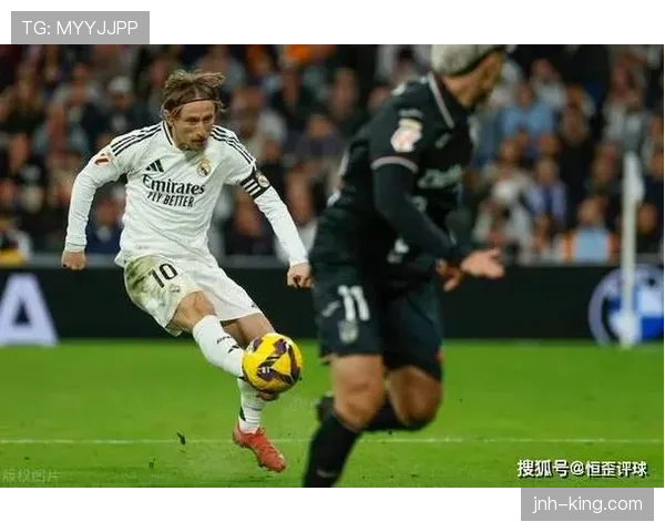 B费与莫德里奇：中场组织核心的比赛掌控机制与效率差异